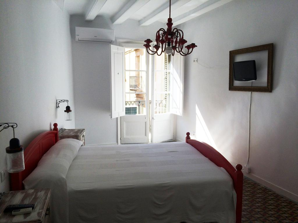 Hostal Portugal Otel Barselona Dış mekan fotoğraf