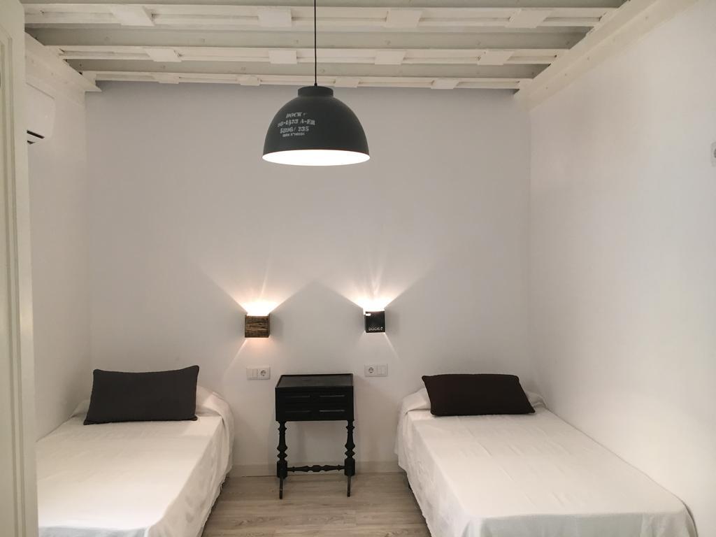 Hostal Portugal Otel Barselona Dış mekan fotoğraf