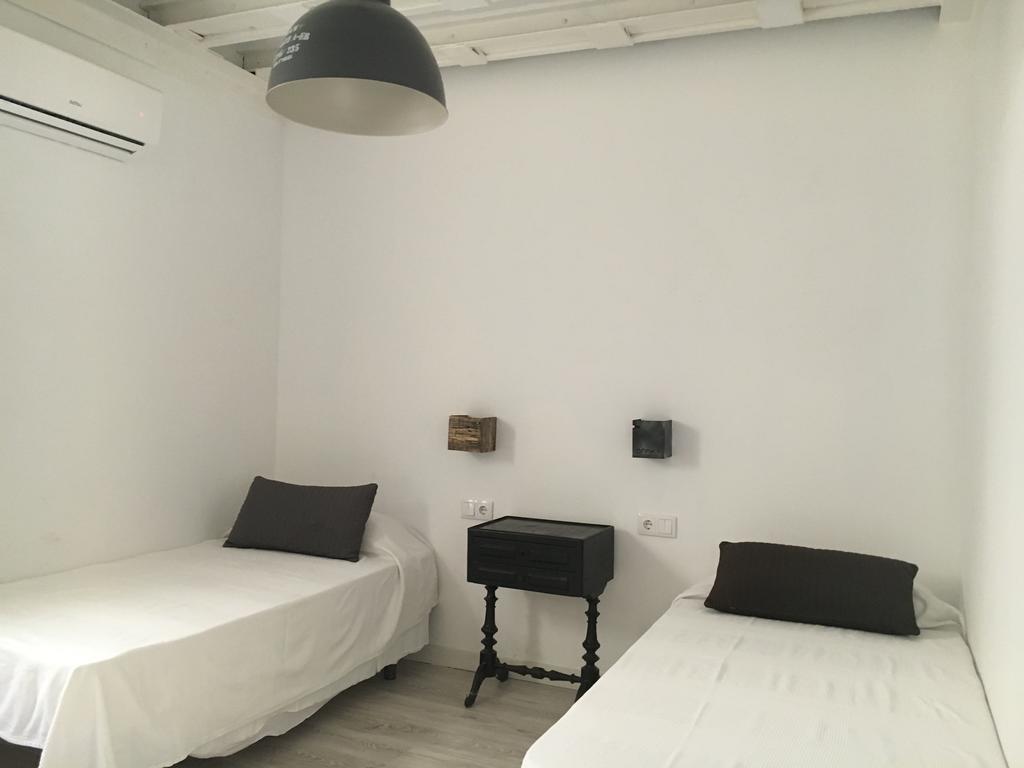 Hostal Portugal Otel Barselona Dış mekan fotoğraf