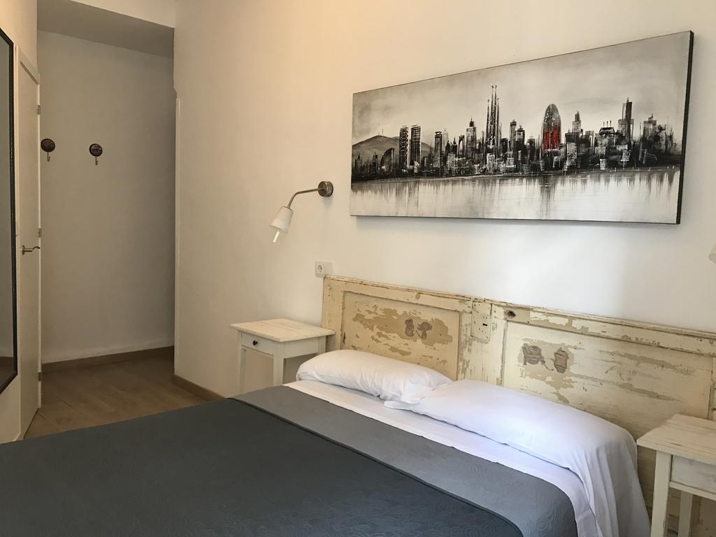 Hostal Portugal Otel Barselona Dış mekan fotoğraf